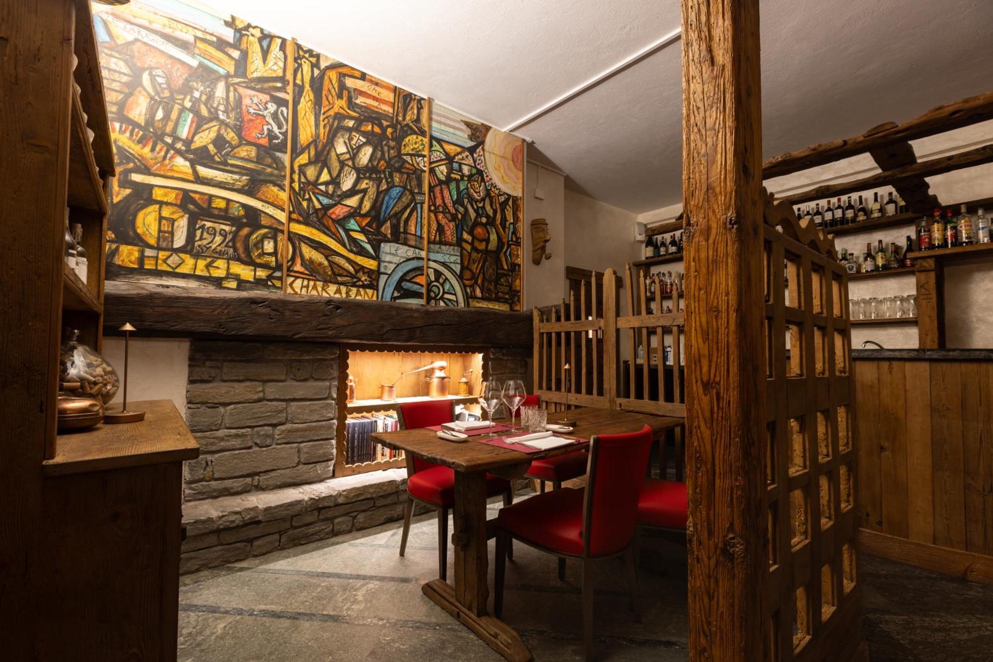 Hotel & Restaurant Le Charaban Aosta Exteriör bild