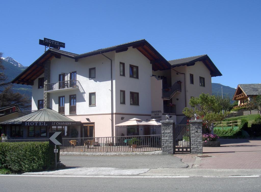 Hotel & Restaurant Le Charaban Aosta Exteriör bild