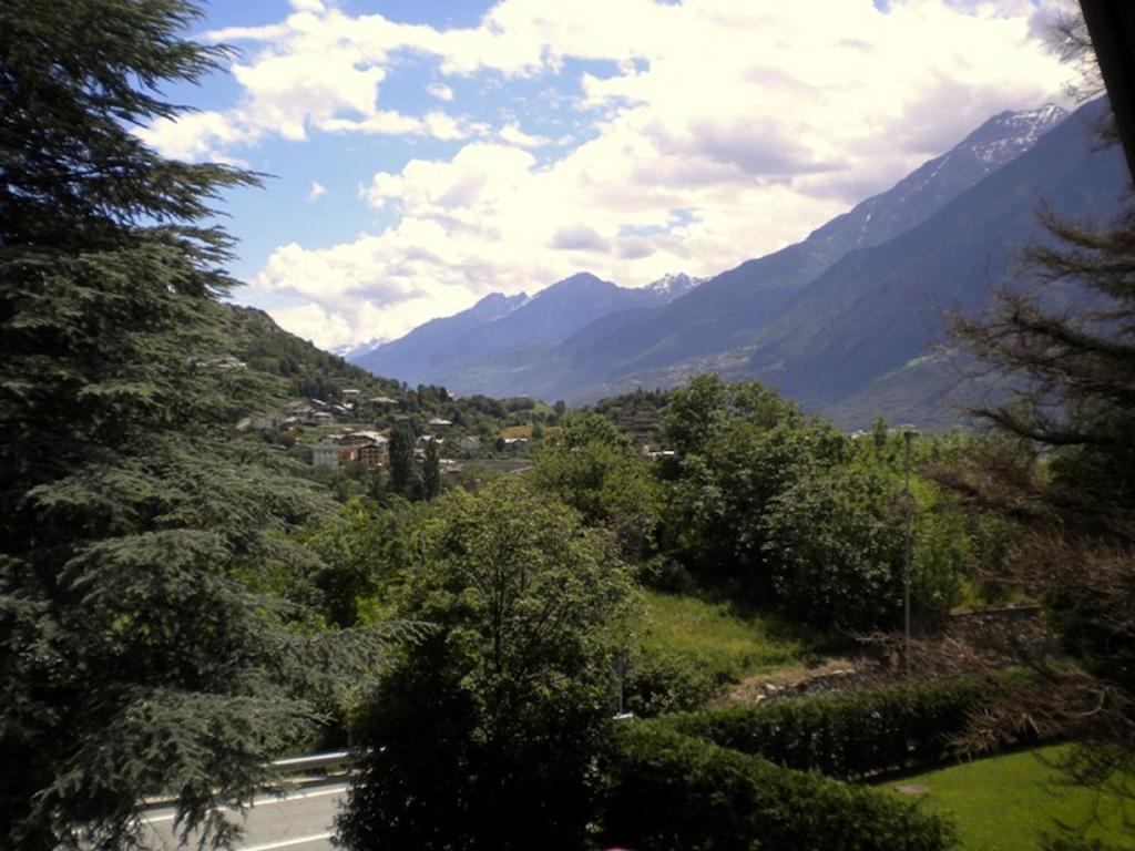 Hotel & Restaurant Le Charaban Aosta Exteriör bild